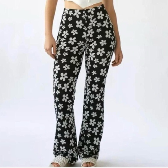 Urban Outfitters | Pull On Flower Print Pants | Size XS | Black & White | 70’s - Picture 6 of 9